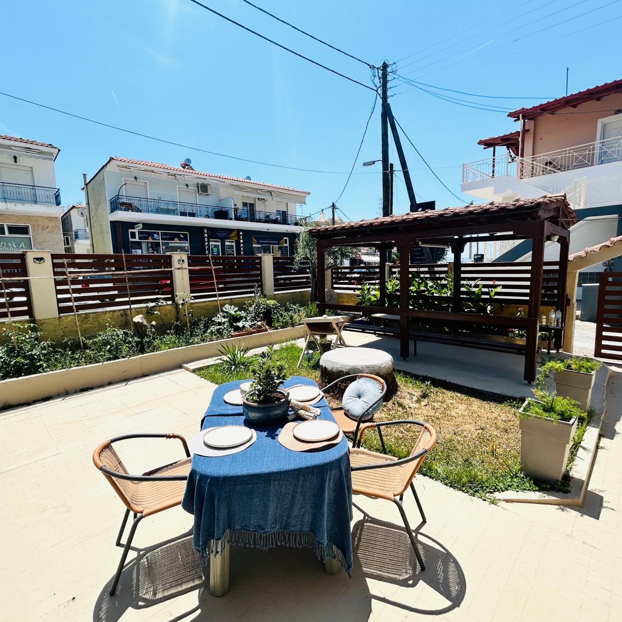 Next To The Beach Apartments Офринио Экстерьер фото